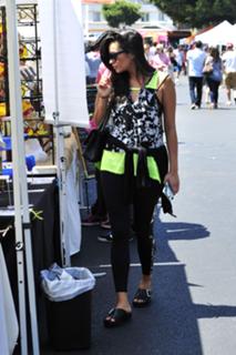 Shay Mitchell feet photo thumbnail