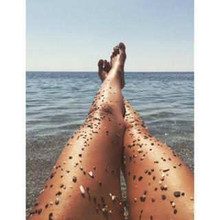 Athina Oikonomakou feet photo thumbnail
