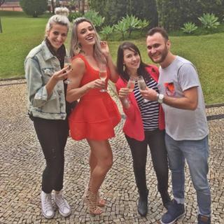 Juliana Salimeni feet photo thumbnail