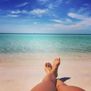 Danica Patrick feet photo thumbnail