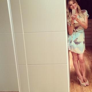 Renata Fan feet photo thumbnail
