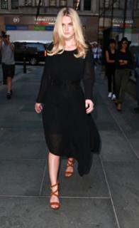 Alice Eve feet photo thumbnail