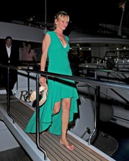Uma Thurman feet photo thumbnail
