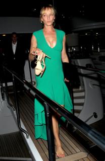 Uma Thurman feet photo thumbnail