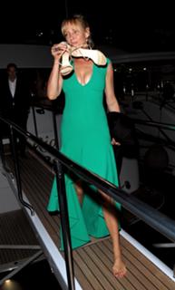 Uma Thurman feet photo thumbnail