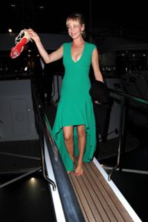 Uma Thurman feet photo thumbnail