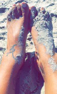 Vida Guerra feet photo thumbnail