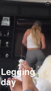 Kylie Jenner feet photo thumbnail
