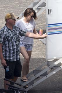 Kristen Stewart feet photo thumbnail
