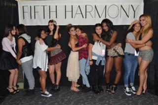 Camila Cabello feet photo thumbnail