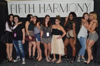 Camila Cabello feet photo thumbnail