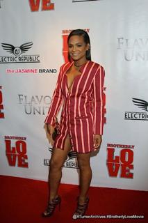 Christina Milian feet photo thumbnail