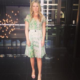 Ali Larter feet photo thumbnail