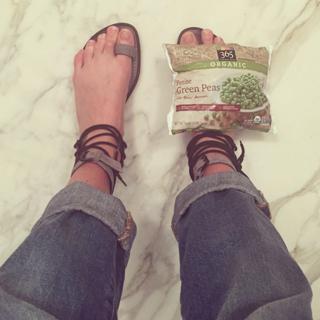 Karlie Kloss feet photo thumbnail