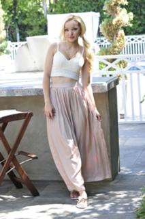 Dove Cameron feet photo thumbnail
