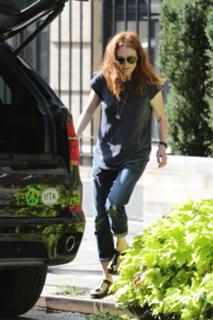Julianne Moore feet photo thumbnail