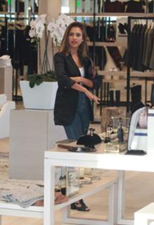 Jessica Alba feet photo thumbnail