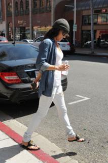 Michelle Rodriguez feet photo thumbnail