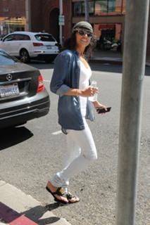 Michelle Rodriguez feet photo thumbnail