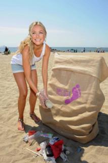 Katrina Bowden feet photo thumbnail