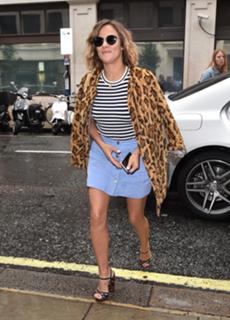Caroline Flack feet photo thumbnail