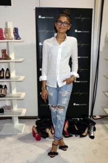 Zendaya feet photo thumbnail