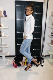 Zendaya feet photo thumbnail