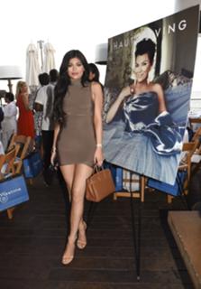 Kylie Jenner feet photo thumbnail
