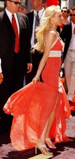 Lindsay Lohan feet photo thumbnail