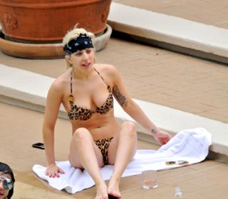 Lady Gaga feet photo thumbnail