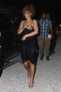 Rihanna feet photo thumbnail