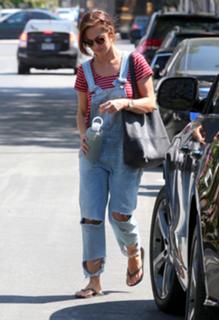 Minka Kelly feet photo thumbnail