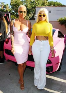 Amber Rose feet photo thumbnail