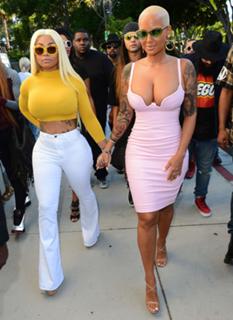 Amber Rose feet photo thumbnail