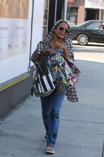 Christina Milian feet photo thumbnail