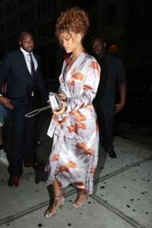 Rihanna feet photo thumbnail