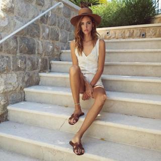Chiara Ferragni feet photo thumbnail