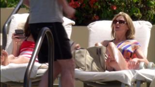 Julie Bowen feet photo thumbnail