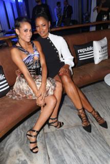 Dania Ramirez feet photo thumbnail