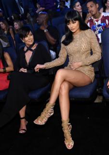 Kylie Jenner feet photo thumbnail