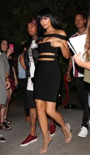 Kylie Jenner feet photo thumbnail