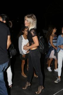 Julianne Hough feet photo thumbnail
