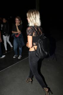 Julianne Hough feet photo thumbnail