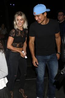Julianne Hough feet photo thumbnail