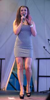 Kym Marsh feet photo thumbnail