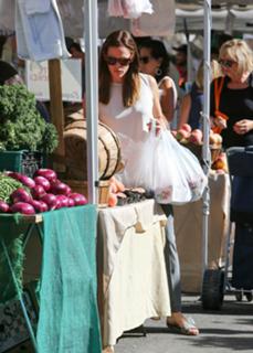 Jennifer Garner feet photo thumbnail