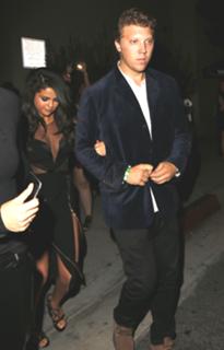 Selena Gomez feet photo thumbnail