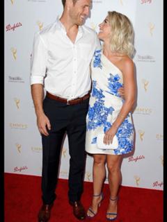 Julianne Hough feet photo thumbnail