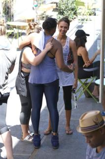 Jessica Alba feet photo thumbnail