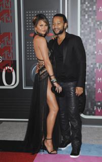 Chrissy Teigen feet photo thumbnail
